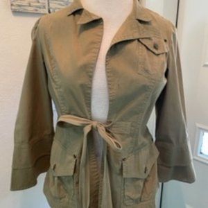 Blazer wtih flared arm / ruched back